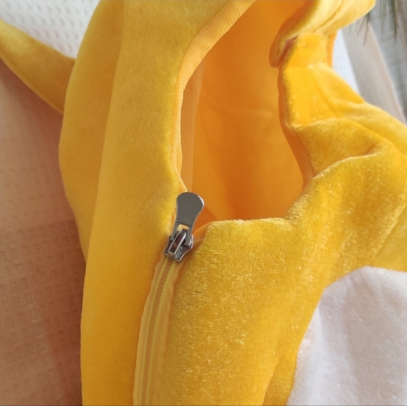 Rubies Costume Co. Inc. Pink Fong Yellow Baby Shark Halloween Costume Size 3T-4T - Picture 7 of 9